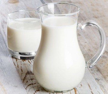 O treime dintre fabricile de lapte s-au închis anul trecut